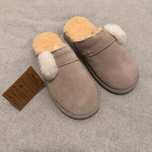Cozy Beige Bearpaw Slippers
